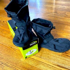 Neos Overshoe Villager Black 

Like new. In box. Size XXL